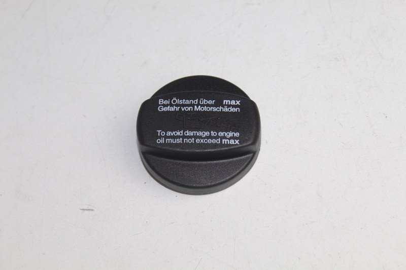 MERC ENGINE OIL CAP W202/203