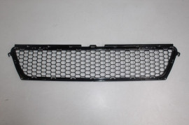 RENAULT BUMPER GRILLE SANDERO  2014-