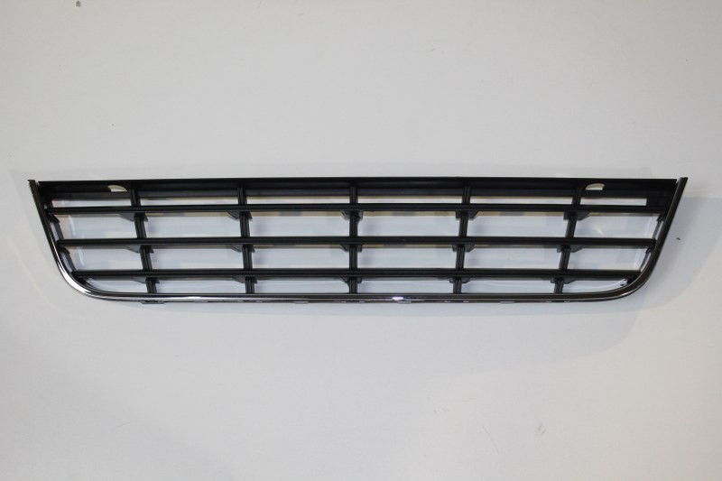 VW PASSAT 2014 1.8I CENTRE BUMPER GRILLE