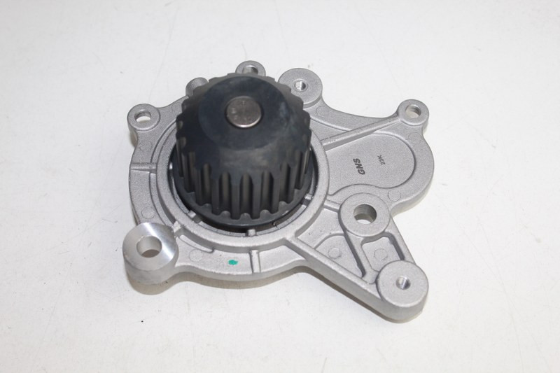 HYUNDAI ELANTRA 2005 2.0D WATER PUMP