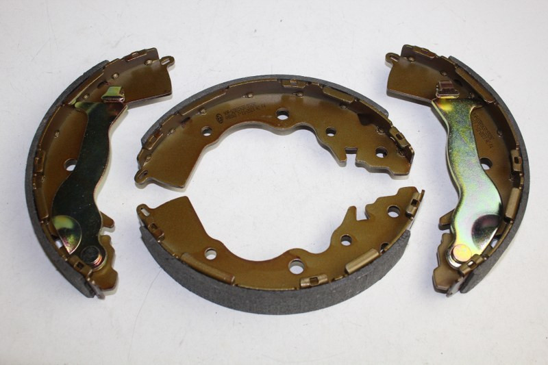 HYUNDAI ACCENT BRAKE SHOES REAR 2010