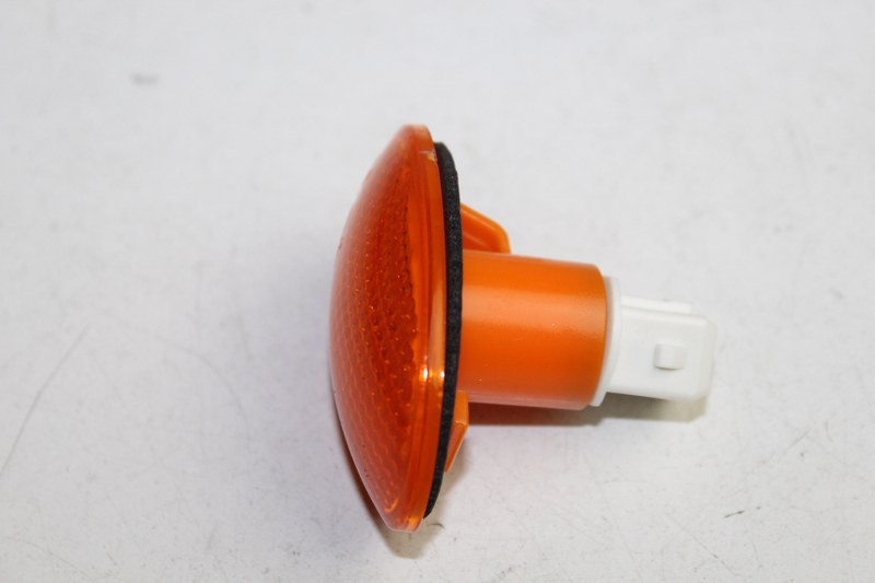 FORD AMBER MARKER LAMPS L/R BANTAM 2008