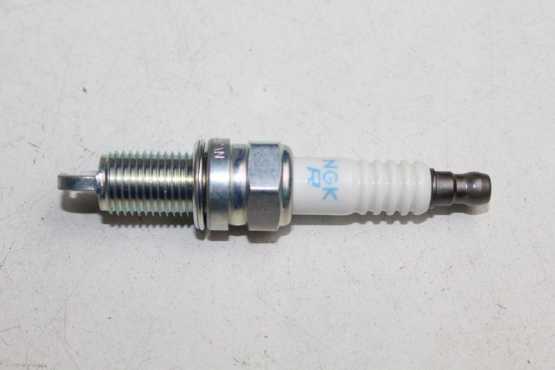 FIAT SPARK PLUGS PUNTO 1.4 12-13