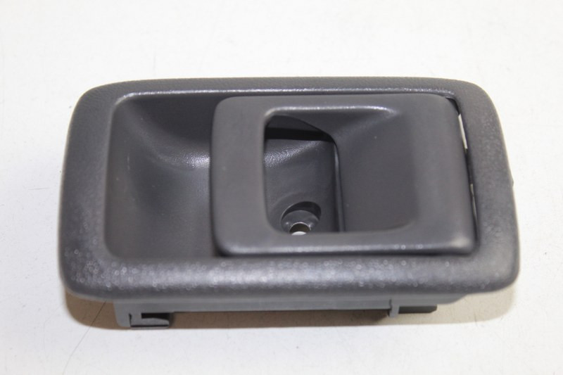 TOYOTA FRONT DOOR HANDLE-INNER-RH CONDOR 2.4 00-02