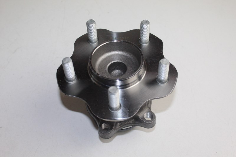 NISSAN REAR WHEEL HUB+ BEARING+ ABS QASHQAI 2014-