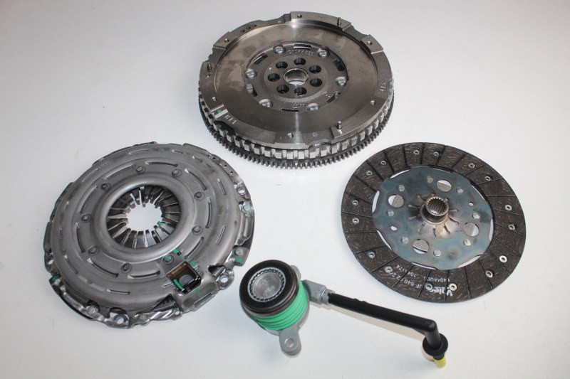 NISSAN CLUTCH KIT W/DMF QASHQAI 1.5 2014