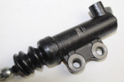 ISUZU CLUTCH SLAVE CYLINDER KB300 1998