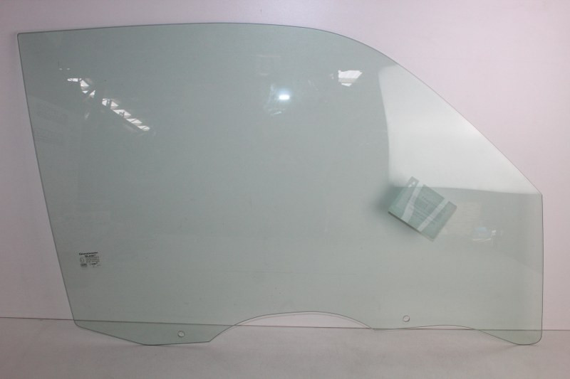 HYUNDAI DOOR GLASS RHS H100 2003